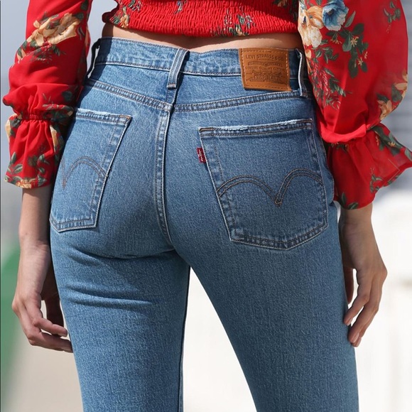 🌟 SOLD 🌟 Levi’s High Waisted Wedgie - Picture 3 of 6